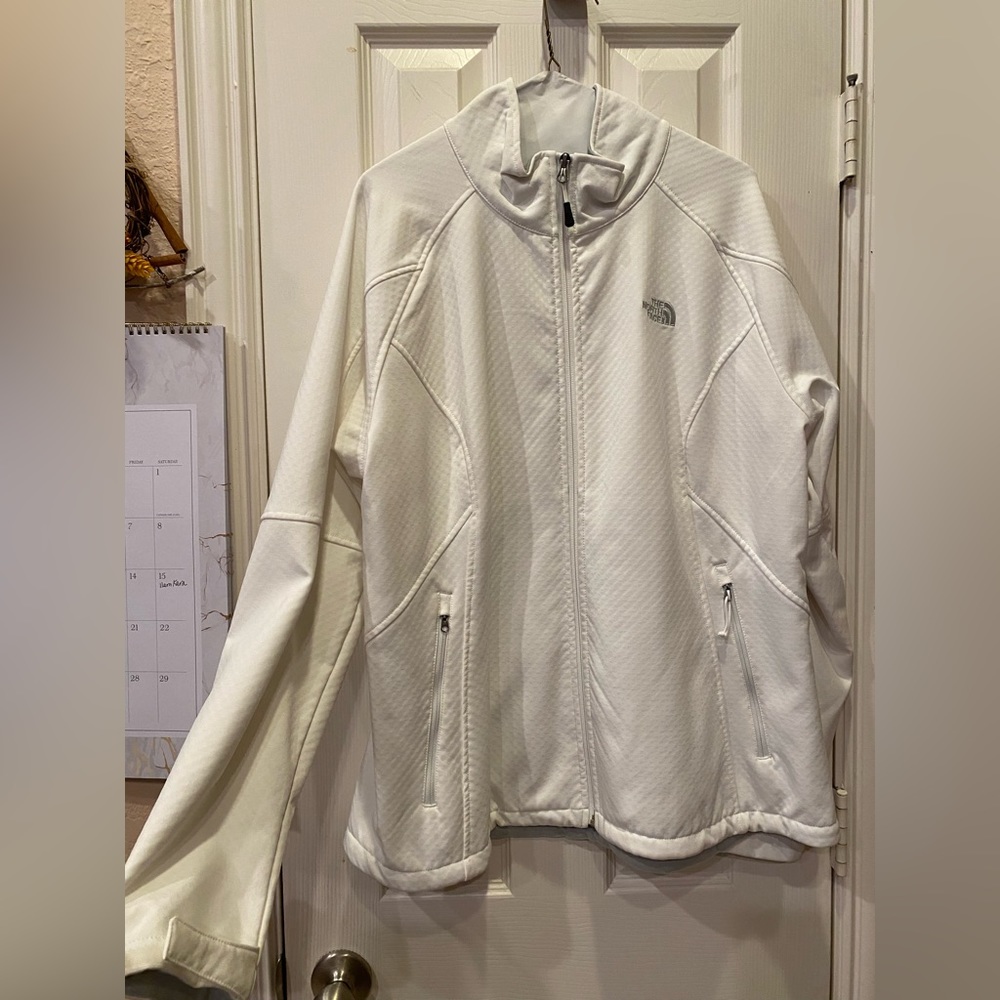 Women’s white The North Face Jacket. Size XXL